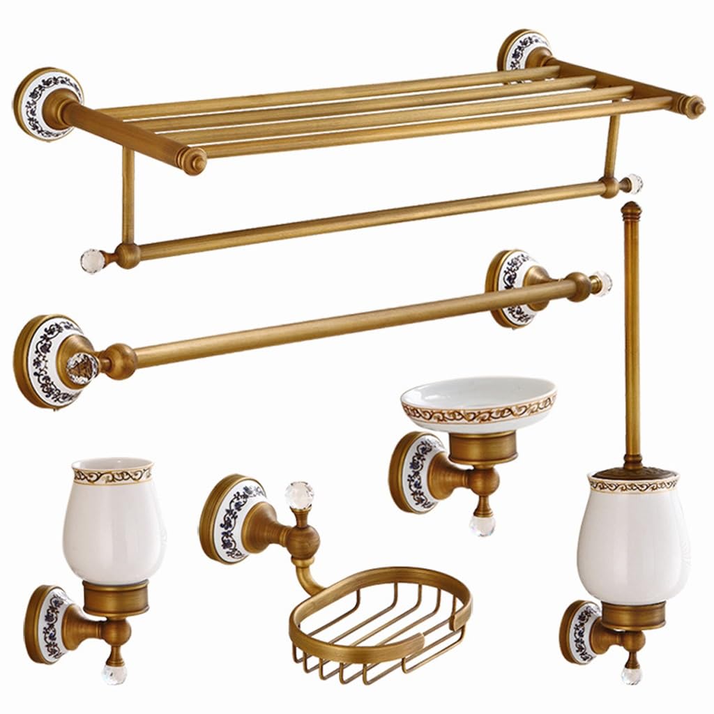 Toalleros antiguos de cobre para crear un baño de estilo rústico