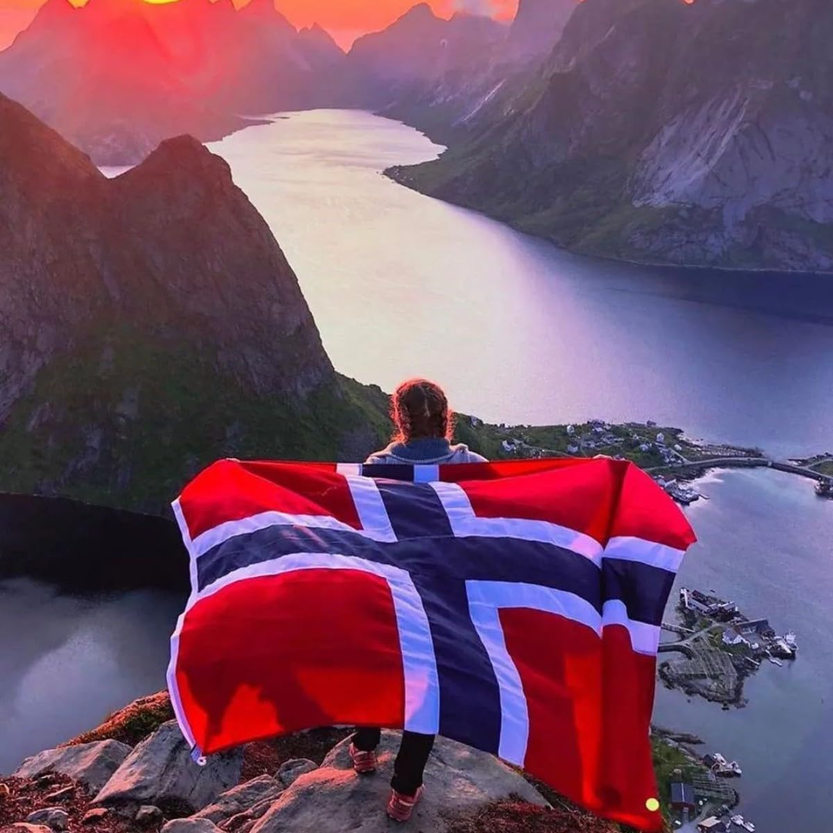 3x5 Ft (90 X 150cm) Norwegian Flag Large Flag of Norway with 2 Brass Grommets Norwegian National Flags Party Festival Procession Celebration Sport Activities Garden Home Indoor Outdoor Decoration - Image 4