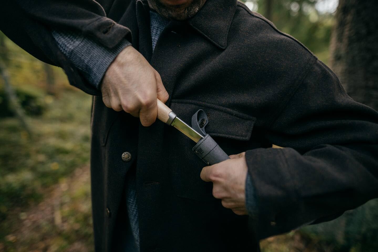 Fiskars Norden Outdoor-Messer, Inkl. Futteral, Klingenlänge: 98 mm, Gesamtlänge: 21,5 cm, Rostfreier Stahl/FSC-zertifiziertes Birkenholz, 1072090