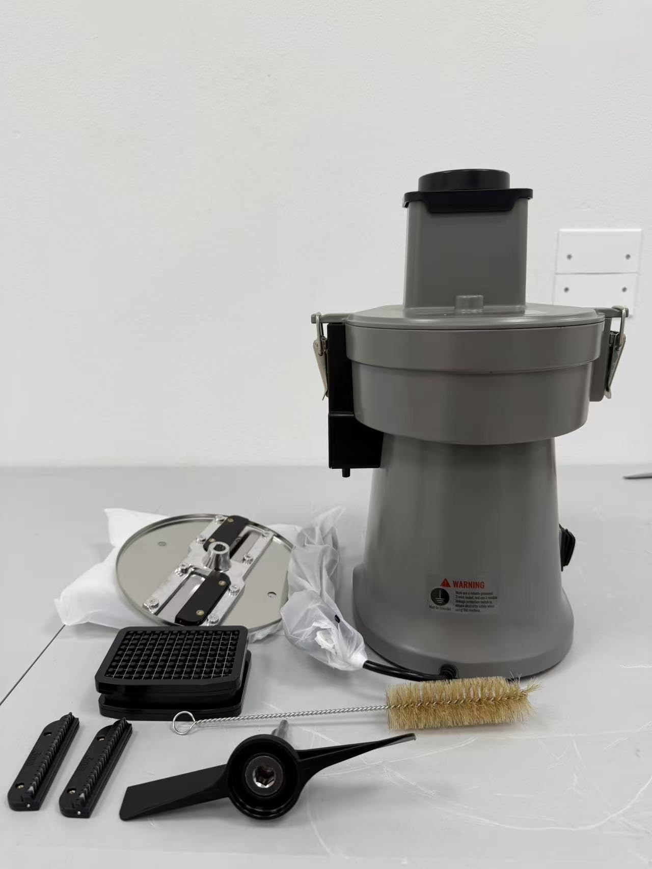 LEEVOT Tritatutto Verdure Elettrico Commerciale 200W, Robot da Cucina per Affettare, Diced e Grattugiare, Cutter Verdure Professionale per Ristorante, Hotel, Scuola, Mensa, Patatine Fritte, Grattugia