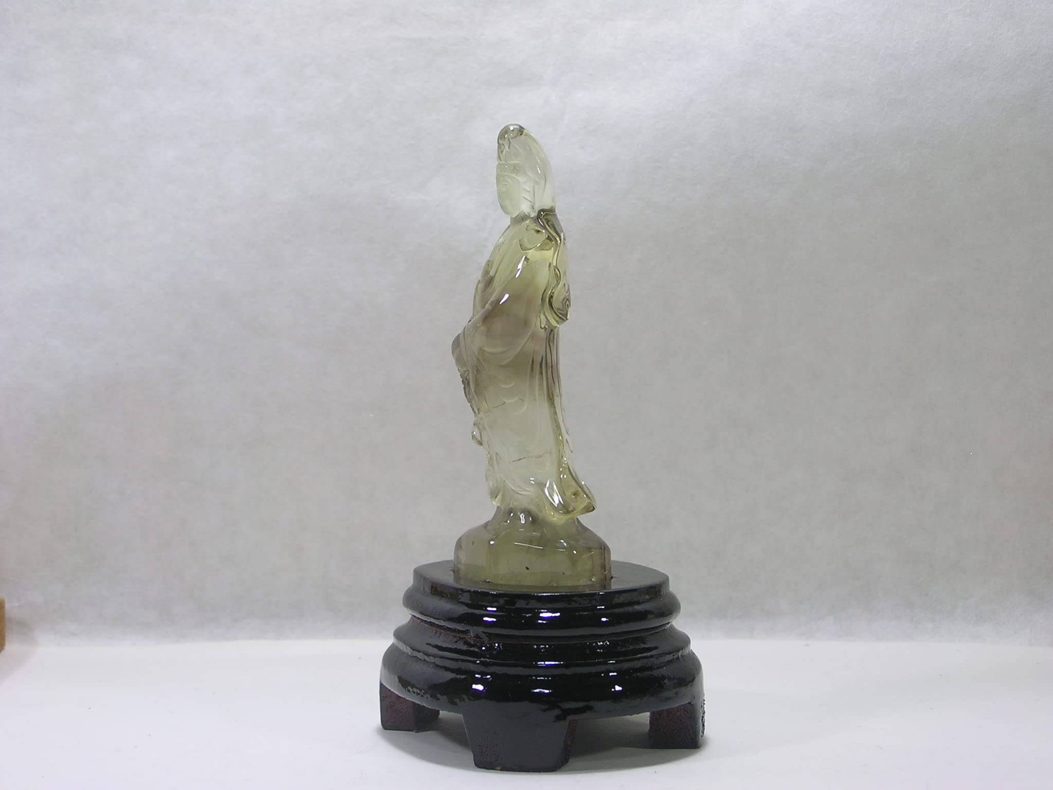 神龍と観音菩薩の瑠璃(人工水晶)彫り物 神龍と観音菩薩の瑠璃(人工水晶)彫り物