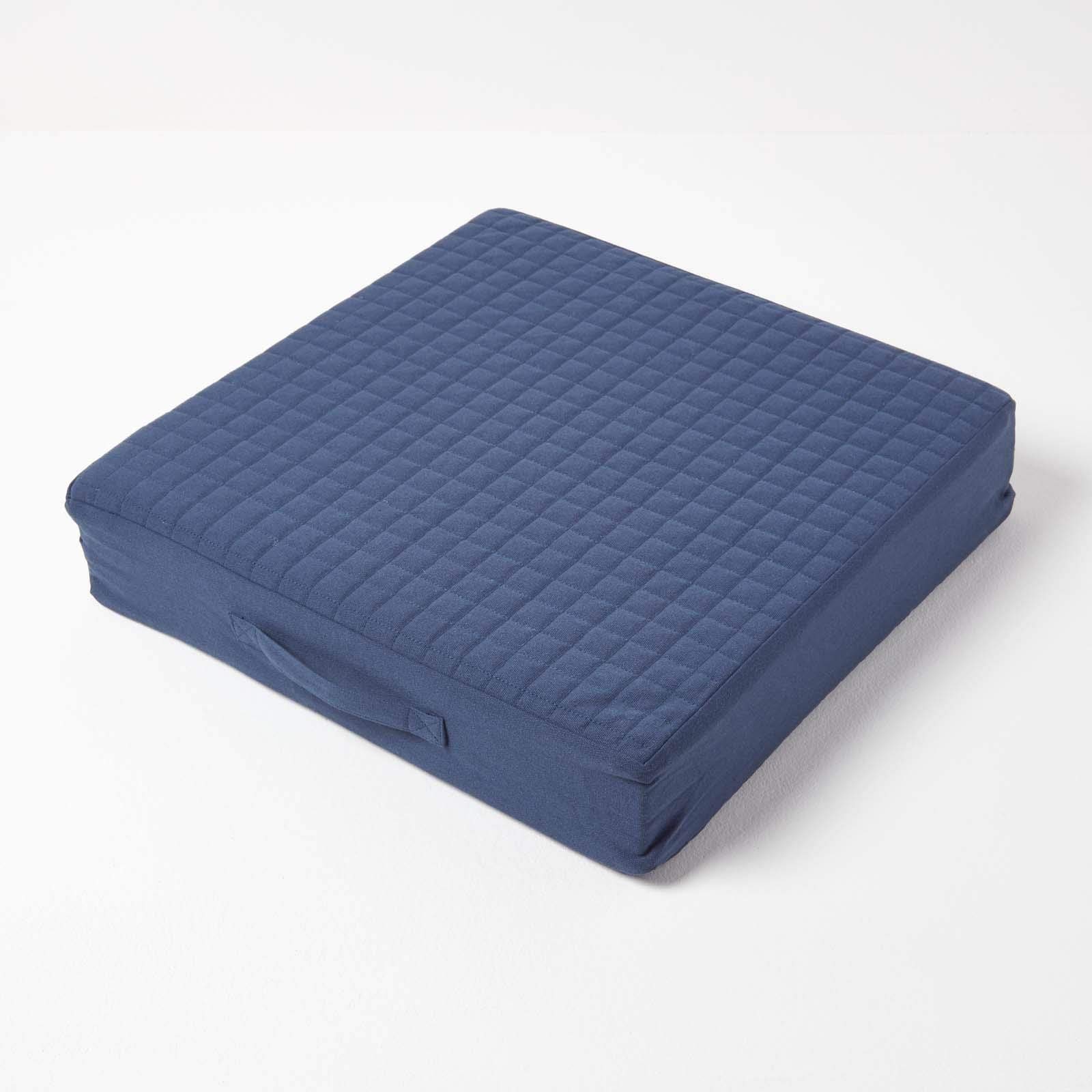 HOMESCAPES - Cuscino per poltrona trapuntato Navy Blue con copertura rimovibile, 50 cm quadrato, 10 cm di profondità, cuscino ortopedico in schiuma rigida, poggiasedile con morbida copertura lavabile