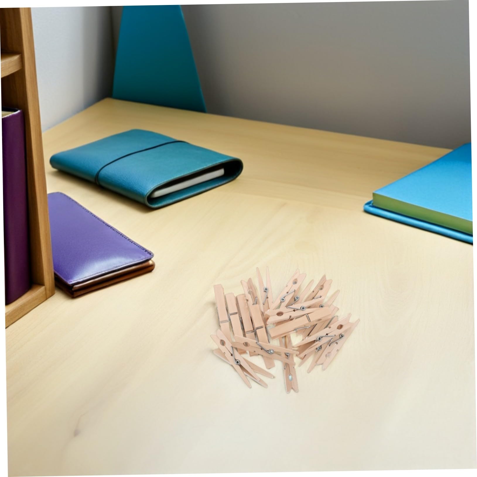 Mikikit 150 Pezzi Mollette Piccole in Legno Beige, Multiuso per Bucato Design Compatto e Portatile, Clip Antivento per Calze e Pantaloni, Accessori Essenziali per Casa