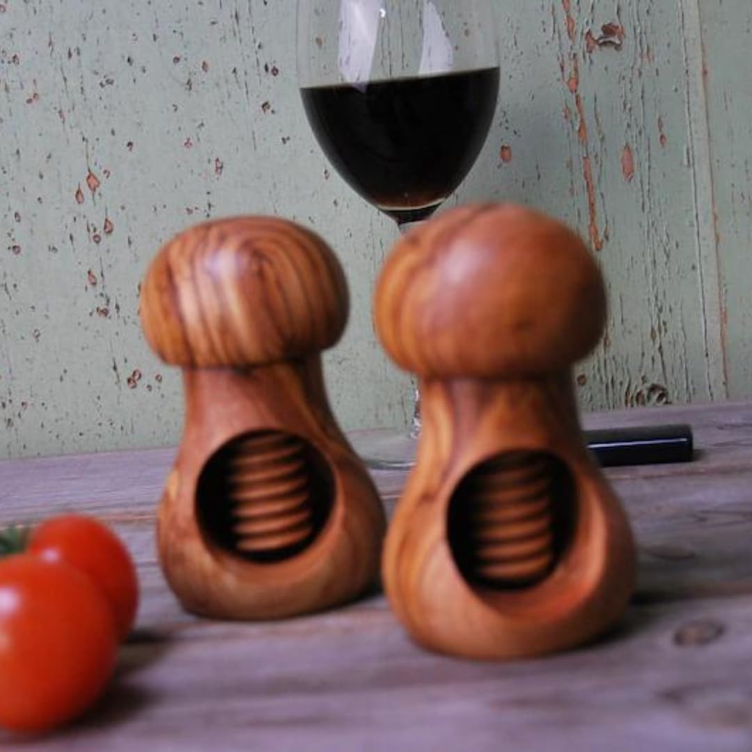 Casse Noix, Casse Noisette, Casse Noix en Bois, Casse Noix Champignon - Casse Noix sans Effort Bois d'olivier - Mécanisme à vis - Ustensile de Cuisine - 10 x 6 cm