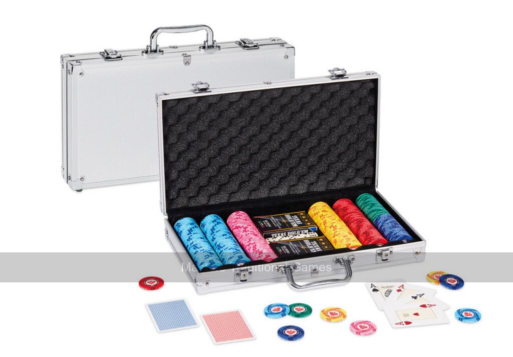 Dal Negro 300 Chip Professional Texas Hold 'em Poker Set in Aluminium Case