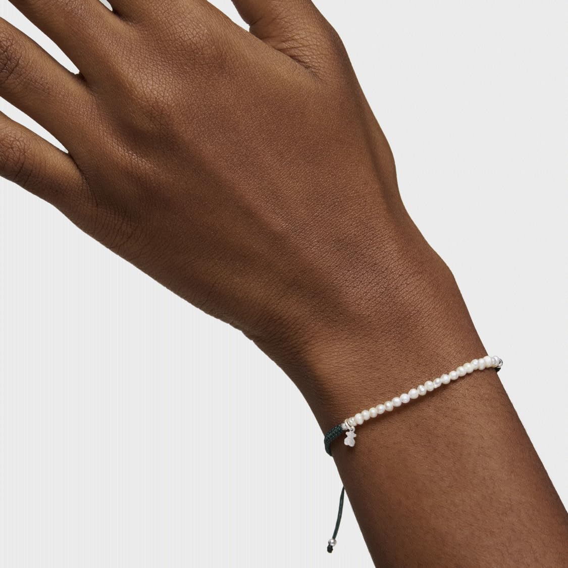 TOUS Bracciale in nylon verde con perle coltivate da donna con motivo a orso in argento sterling 0,2 cm, combinabile e versatile, collezione color AG