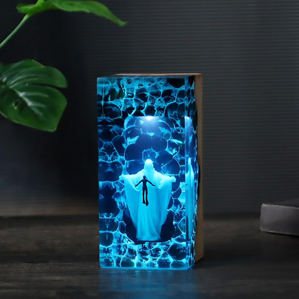 Resin Bedside Lamp Handmade Diving Desk Decor for Men Resin Night Light Diver Resin Ornament As The Best Gift for Family or Friends (Jesus)
