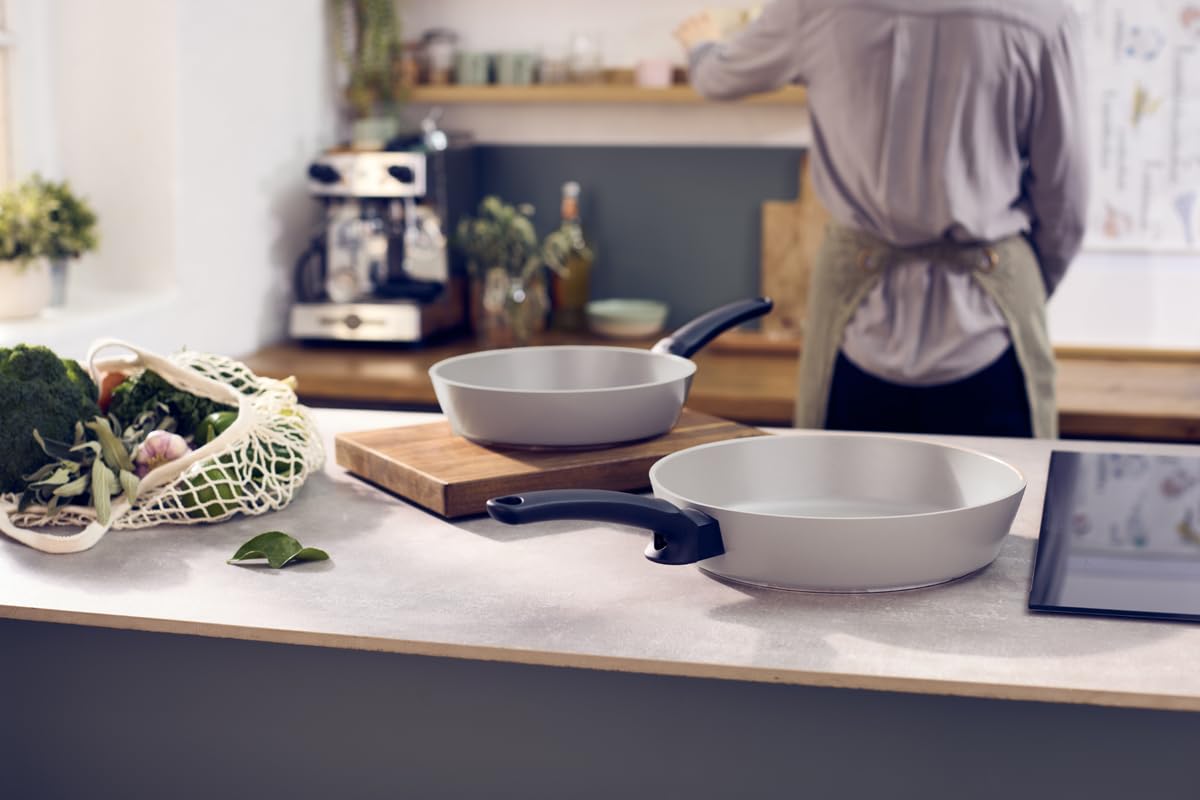 Fissler Ceratal® Evo Comfort Pfanne (28 cm, Warmgrau) – Made in Germany, Keramikpfanne hergestellt ohne PFAS/PTFE, CookStar® Boden, Induktion