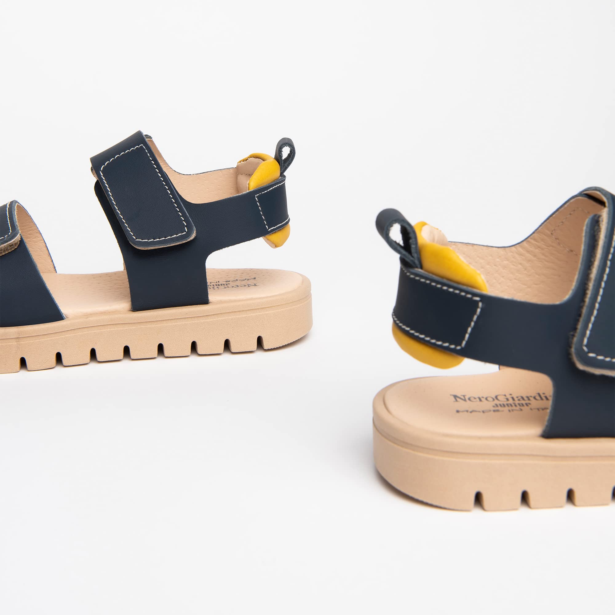 Nero Giardini E334491M - Sandalias de piel para adolescentes