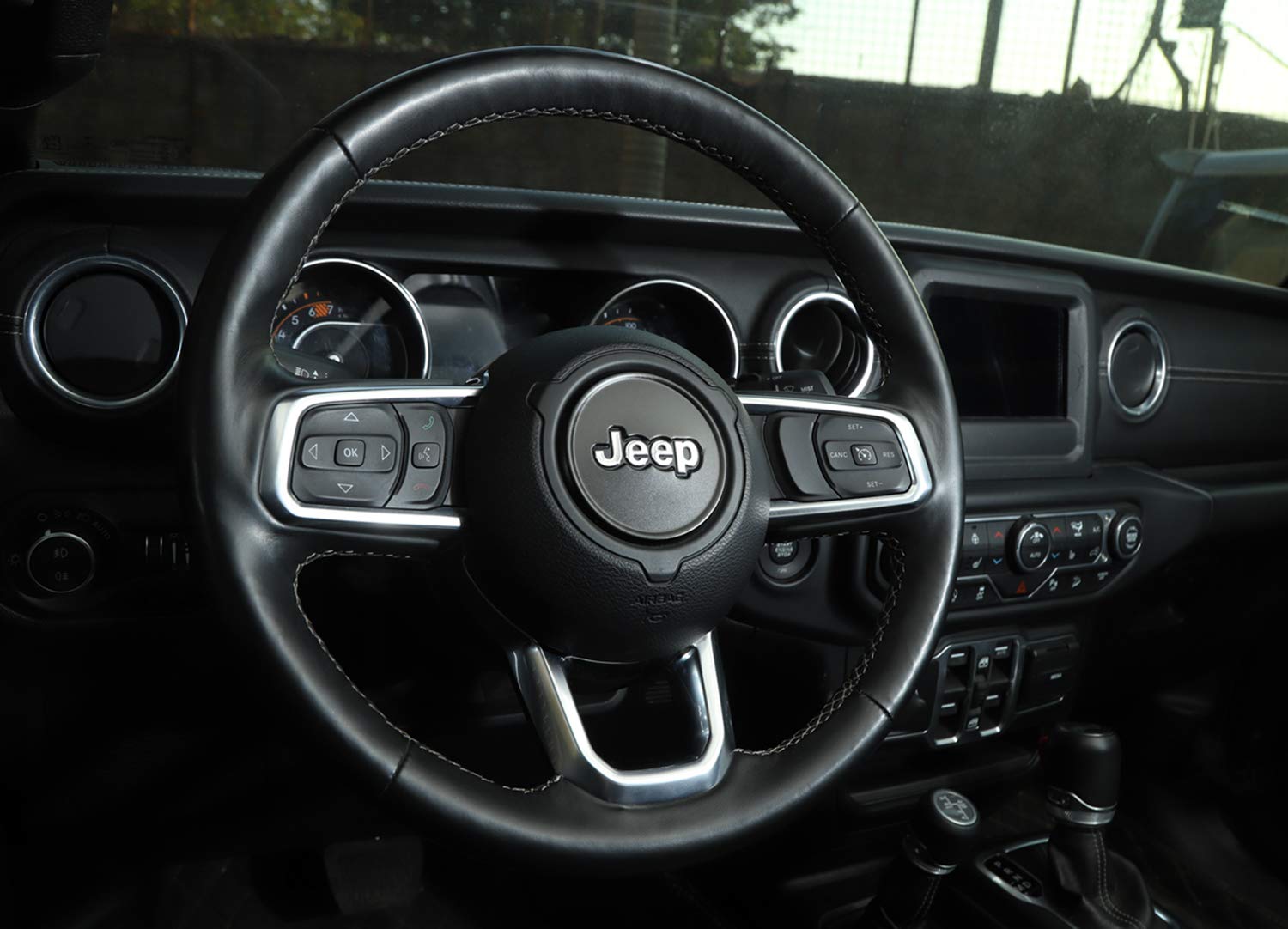 ジープ　JEEP ラングラー JL ステアリング ホイール トリム Amazon | ZTYCLI ステアリングホイールトリム ジープ ラングラー JL