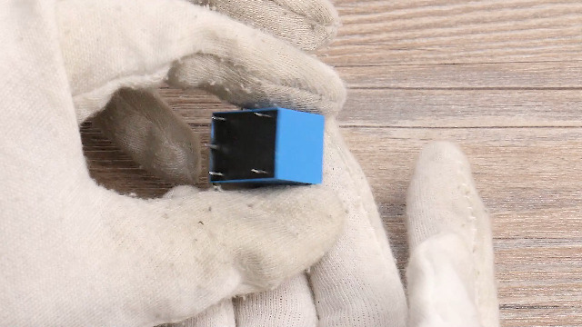 Miniature PCB Relais Schrack RE030012 , 250Vac 6A , étanche , 1NO - Foto 7