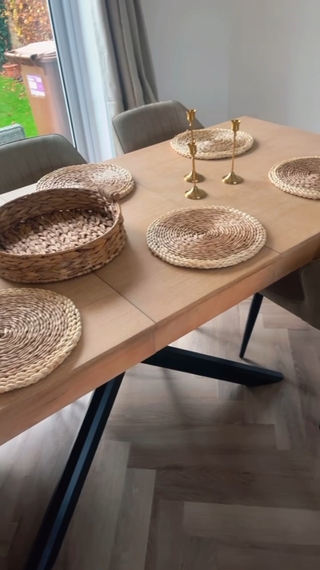 TUKAILAI Esszimmerstühle 2er Set – Kunstleder, Metallkreuzgestell, Cremefarben