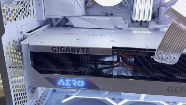 Watch Gagabyte RTX 4090 Aero Review on Amazon Live