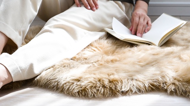 Amazon | ムートンラグ 一匹物 リアルファー 本革 羊毛皮 北欧 高密度