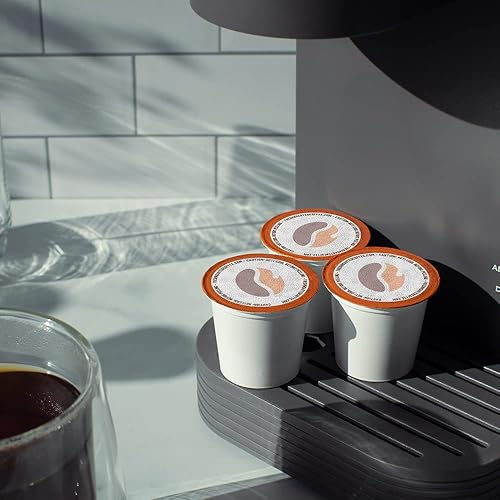 Miniatura 8 de Fresh Roasted Coffee, Orgánico Black Knight Swiss Water descafeinado, tostado oscuro, Kosher de comercio justo, compatible con K-Cup, 72 cápsulas