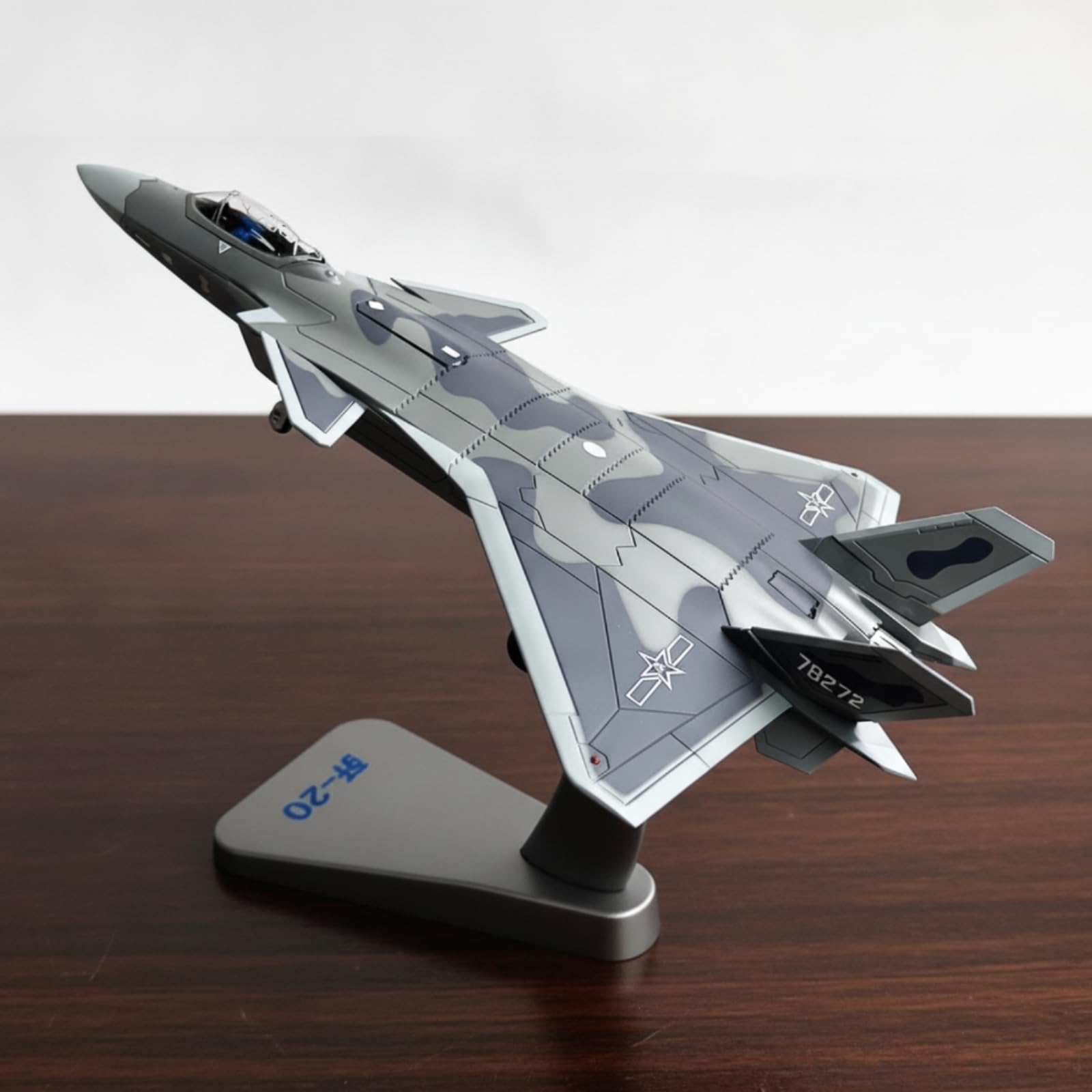 Modellino di Caccia J-20 Dettagliato Modellino di Aereo da Caccia Fedele Modello da Esposizione per Scrivania
