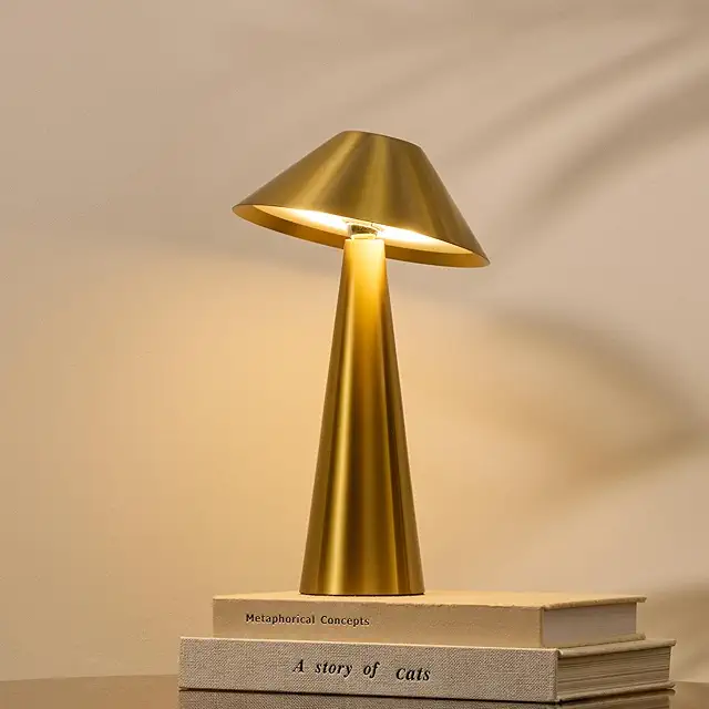 Lampe de Table LED Rechargeable Sans Fil - Design Moderne avec Tête Pivotante 360°