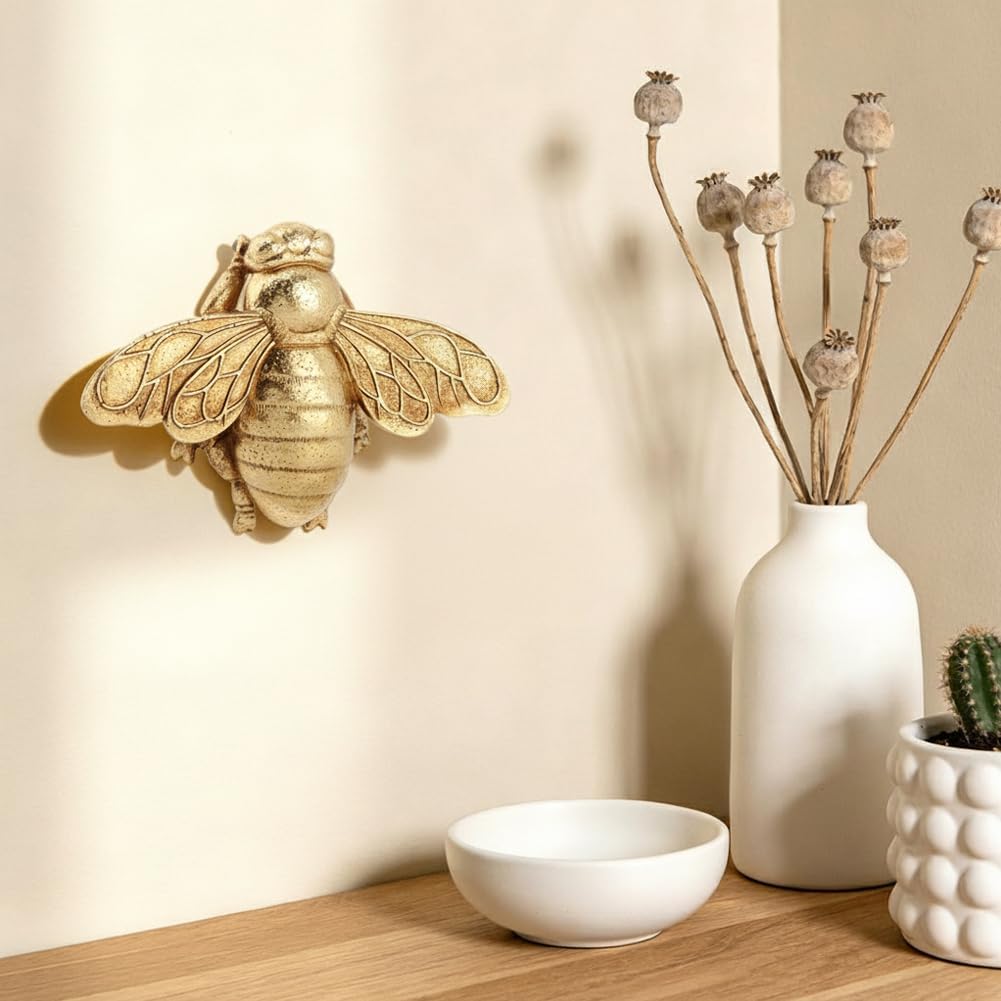 DOQXYAVM Gold Honey Bee Wall Art Decor, 3D Resin Bee Wall Sculpture, Hanging Insect Home Decoration for Living Room, Bedroom, Bathroom, Kitchen (S)
