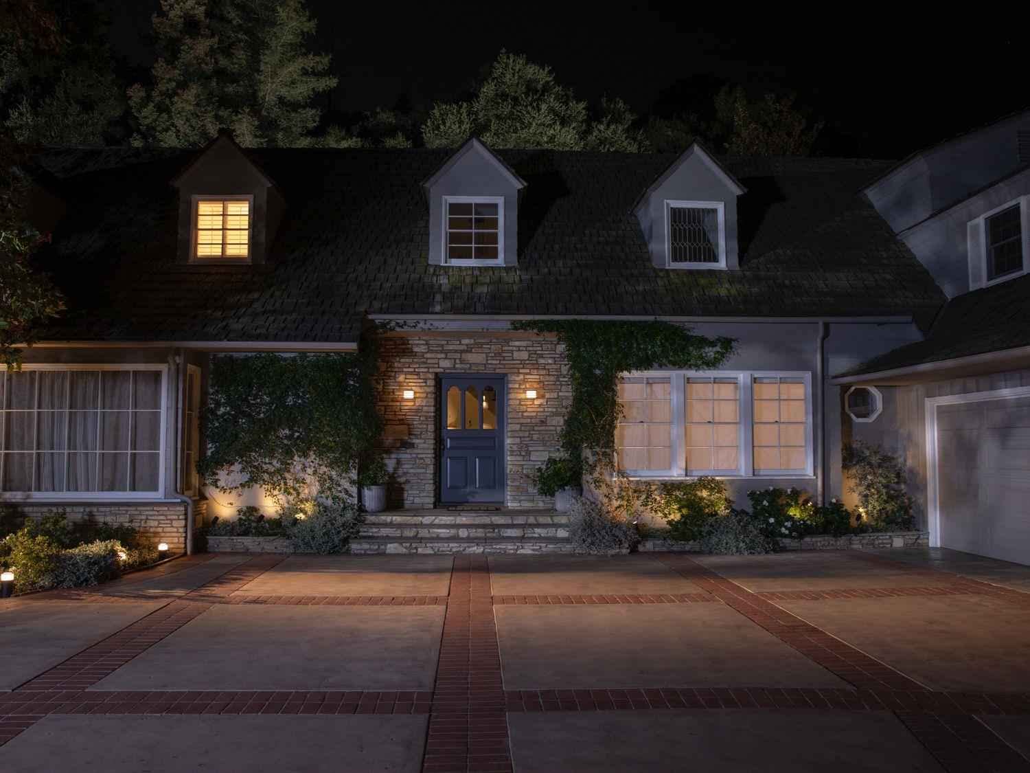 Philips Hue Bridge. Smart Home Automation funziona con Alexa, Google Assistant e Apple Homekit. Sblocca il pieno controllo dell'illuminazione della tonalità.