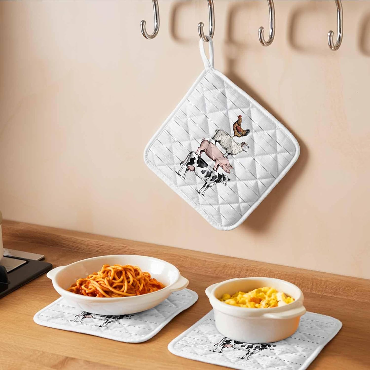 Pot Holders Set of 4,Cow Pig Sheep Chicken Farm Animal Potholder for Kitchen Heat-Proof Hot Pads,Vintage White Wooden Board Hot Mats Potholders for Cooking Baking BBQ