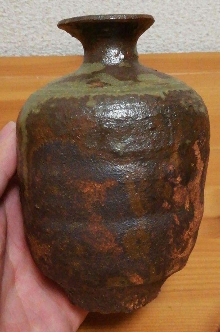 Amazon.co.jp: 鈴木五郎作 灰釉 徳利 共箱 略歴付 酒器 : おもちゃ