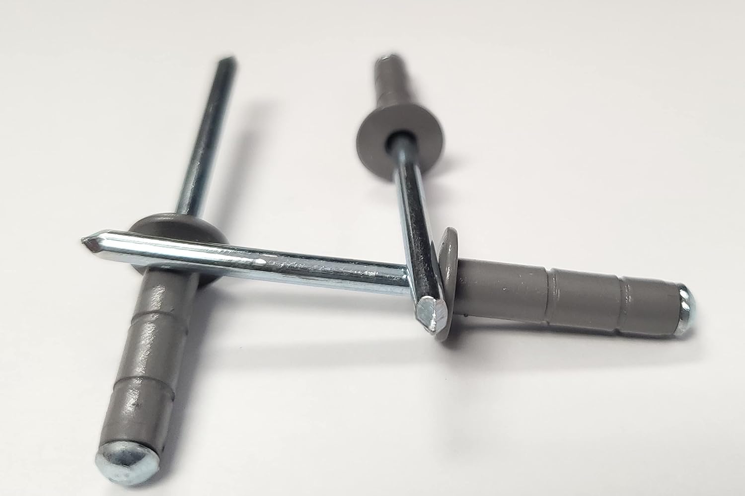 Blue 3/16" Aluminum Medium Head with Steel Mandrel Multi Grip Pop Rivets Fasteners .275 - .598 Grip Range