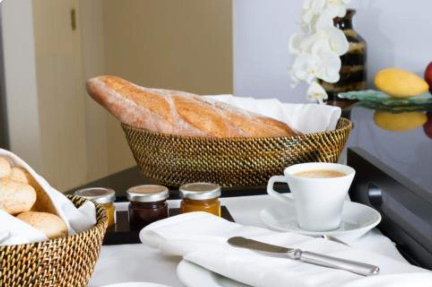 Calaisio, Large Oval Woven High-End Serving/Bread Basket, 12 Inches Long x 9.25 Inches Wide, Imported