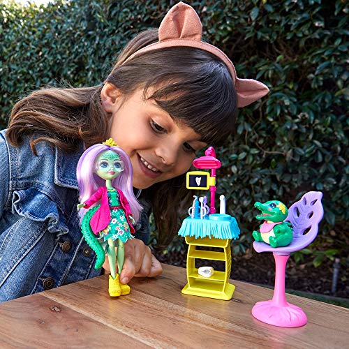 Enchantimals Zahnarztpraxis Spielset mit Andie Alligator-Puppe (15 cm), Tierfigur und über 10 Zubehörteilen – Bild 3