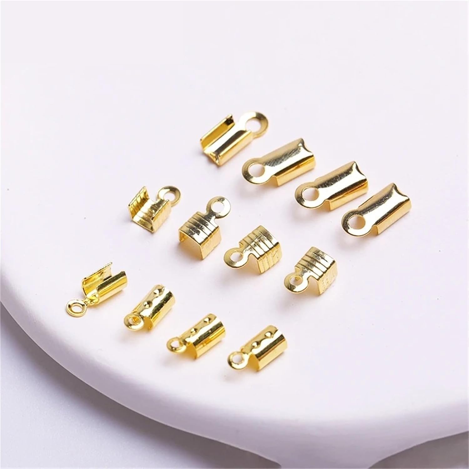 Fold Over Cord Ends 200pcs Gold Plated Leather Cord Clip Tip Fold Crimp Bead Bracelet Connector for Necklace, Leather Rope Jewelry Making(Green)