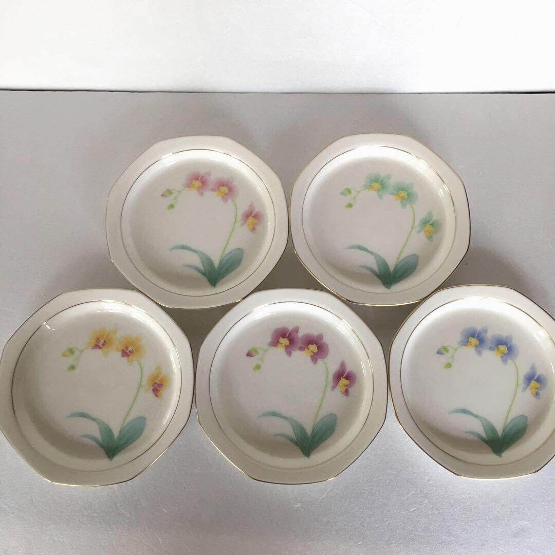 Amazon.co.jp: 香蘭社 八角形胡蝶蘭花柄 色違い スクエアプレート 中皿