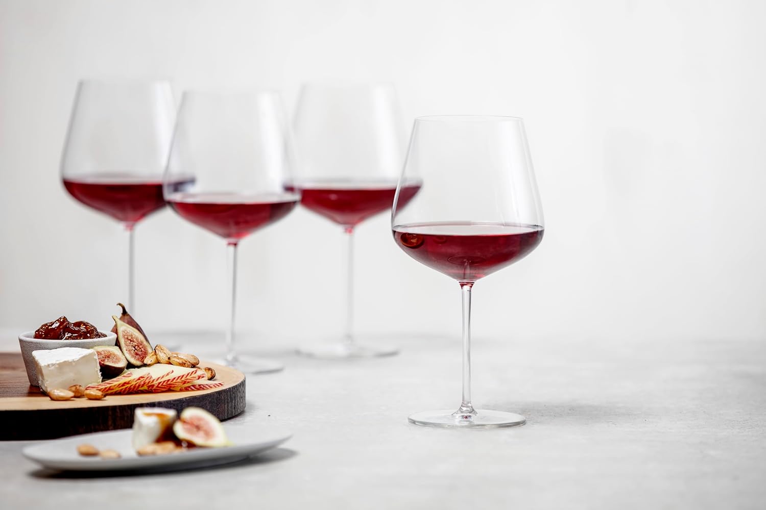 Zwiesel Glas Vervino German-Made Crystal Glass, 32 Ounce Pinot Noir/Burgundy (Set of 4), Clear