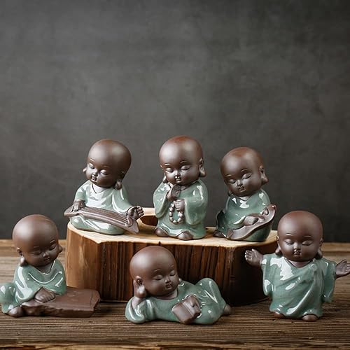 Miniatura 7 de Linda estatua de monje bebé, figura de monje de pintura china, mascota de té de monje de Buda pequeño de cerámica para decoración de mesa de té
