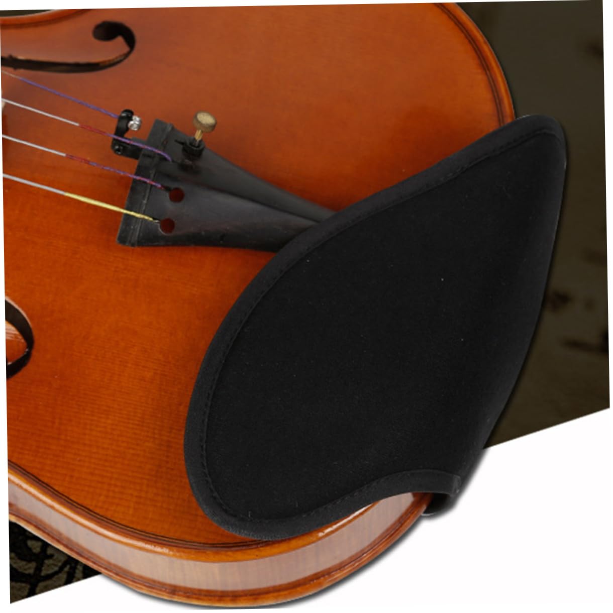 BESPORTBLE Almohadilla Cómoda para Mentonera de Violín de Franela Negra, Diseño Ligero y Compacto, Fácil de Transportar, Adecuado para Actuaciones y Práctica del Violín Estilo Aleatorio