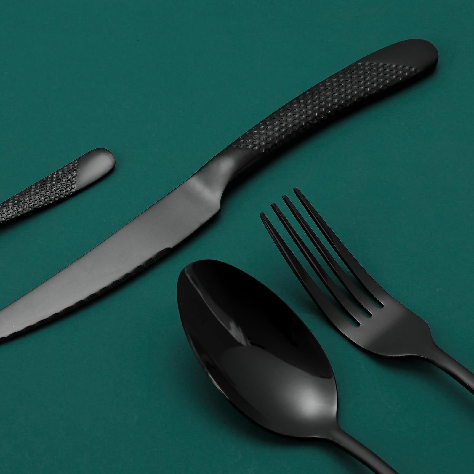 Set di posate martellate da 24 pezzi, posate in acciaio inox 18/10, set di posate per 6 persone, set di forchette cucchiai coltelli (Nero)