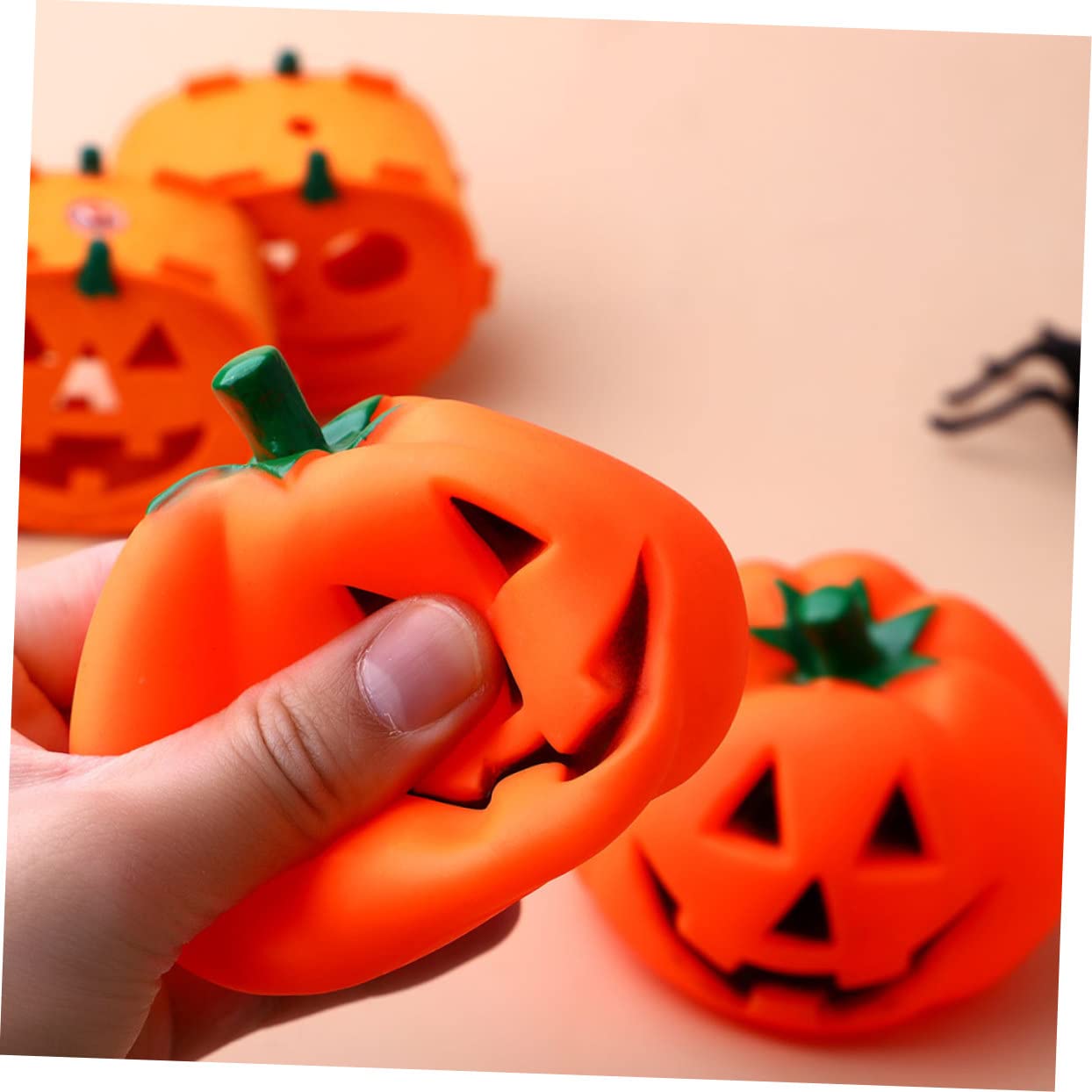 WOONEKY 8stücke Teiliges Halloween Kürbis Quietschspielzeug Für Kleine Hunde Interaktives Kauspielzeug Gesunder Kaubedürfnisse Für Haustierbesitzer