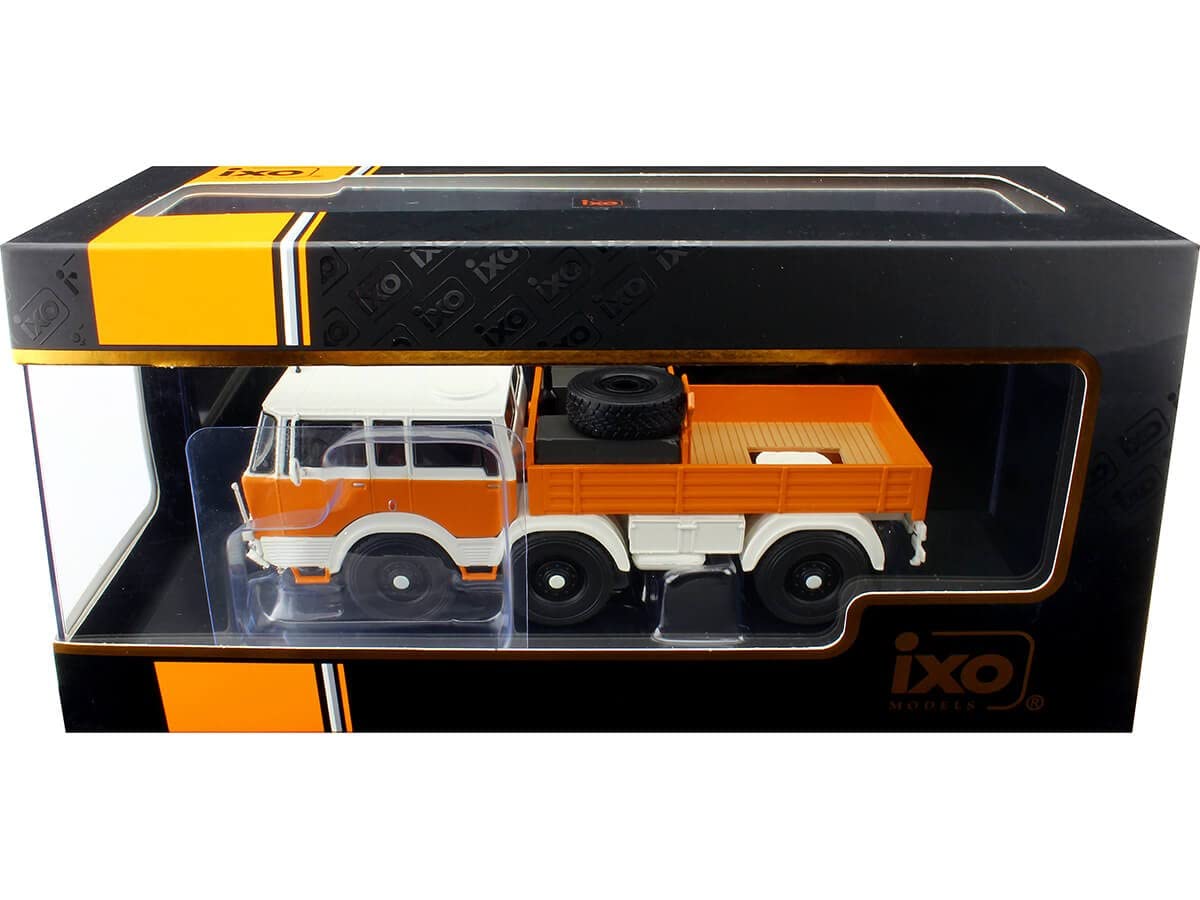 イクソ 1/43 タトラ 813 6x6 トラック 1968 オレンジ/ホワイト イクソ 1/43 タトラ 813 6x6 トラック 1968 オレンジ/ホワイト