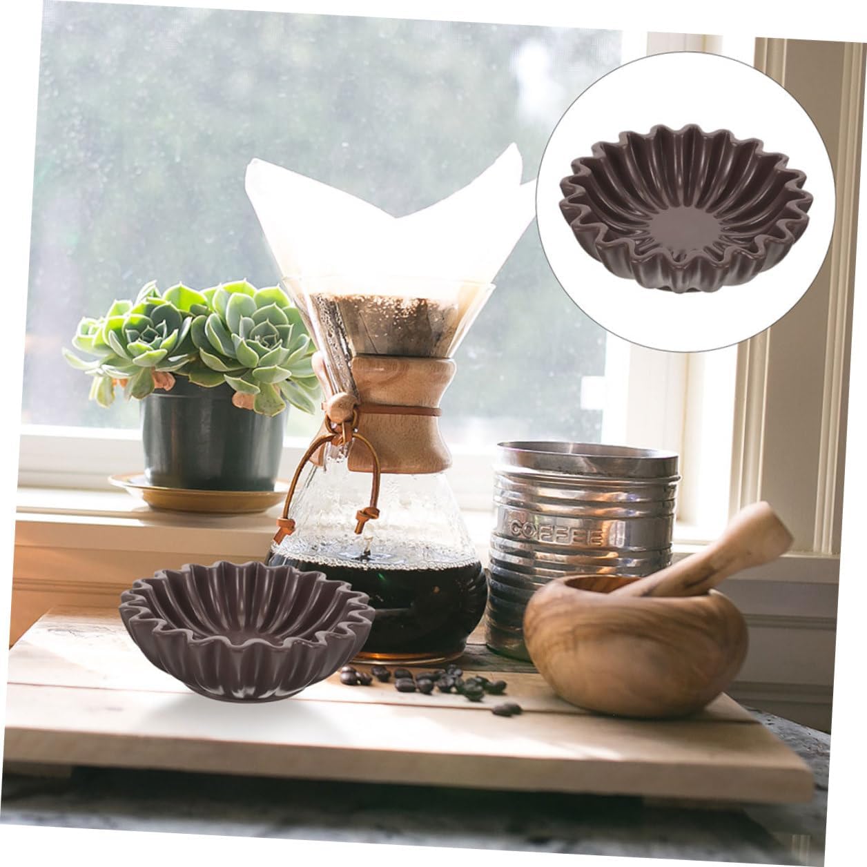 Decorative Resin Bowl with Ruffled Edge 10-inch Black Decorative Fruit Bowl Multipurpose Key Holder Candy Dish for Living Room Console Table Storage