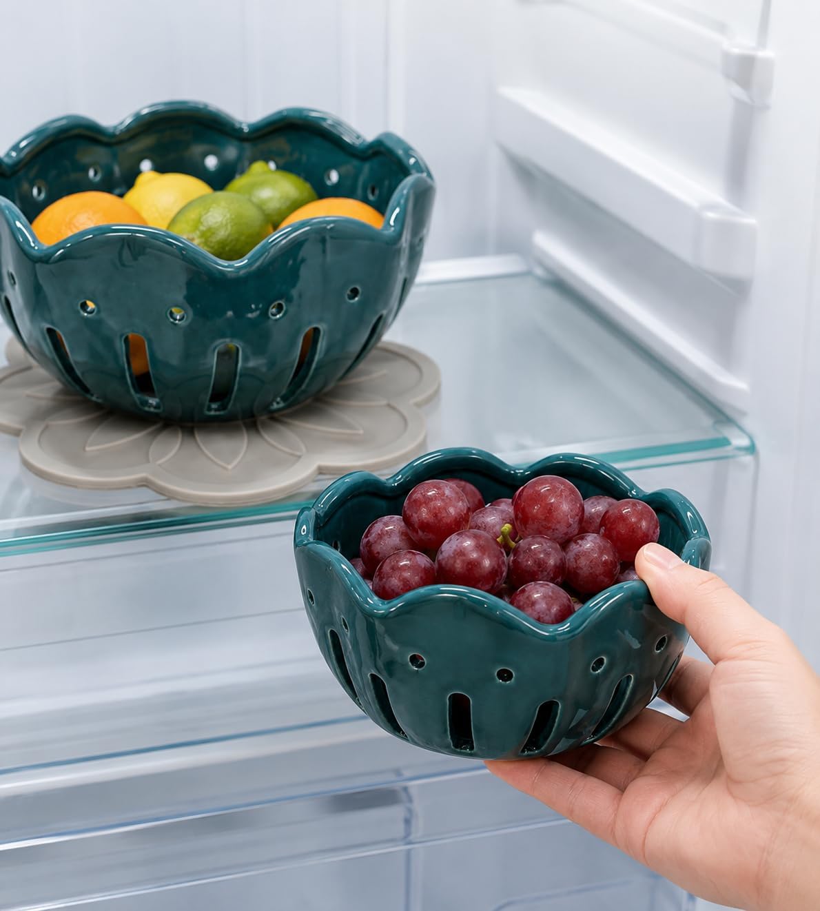 Ceramic Berry Bowl Set 3-Piece Large and Small Fruit Colanders with Side Drain Holes and Flower-Shaped Non-Slip Drip Mat for Rinsing, Serving, Countertop and Fridge Storage