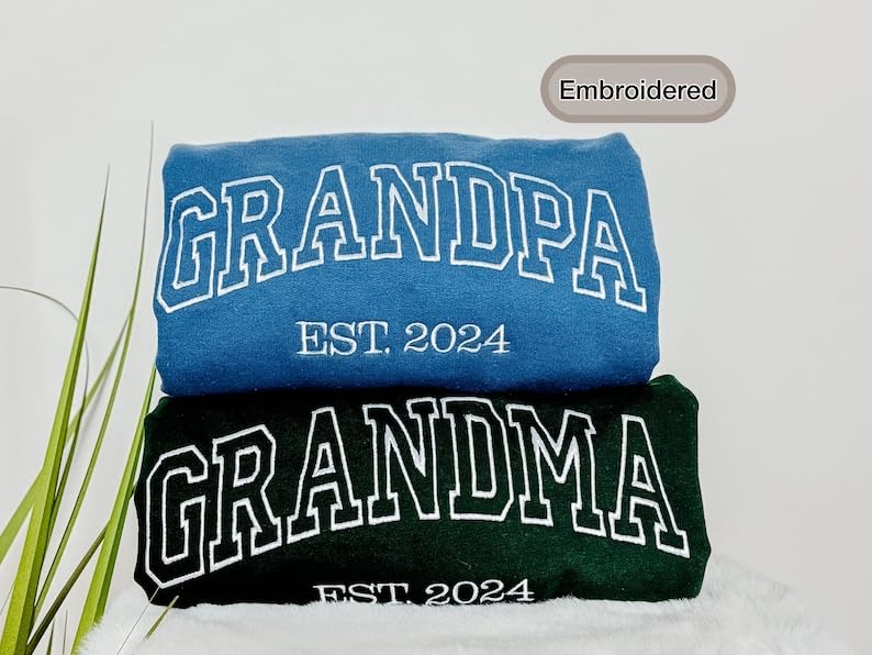 Love Signal Personalized Embroidered Grandma Crewneck Sweatshirt, Mothers Day Shirts, Mama Sweatshirt with Kids Name3
