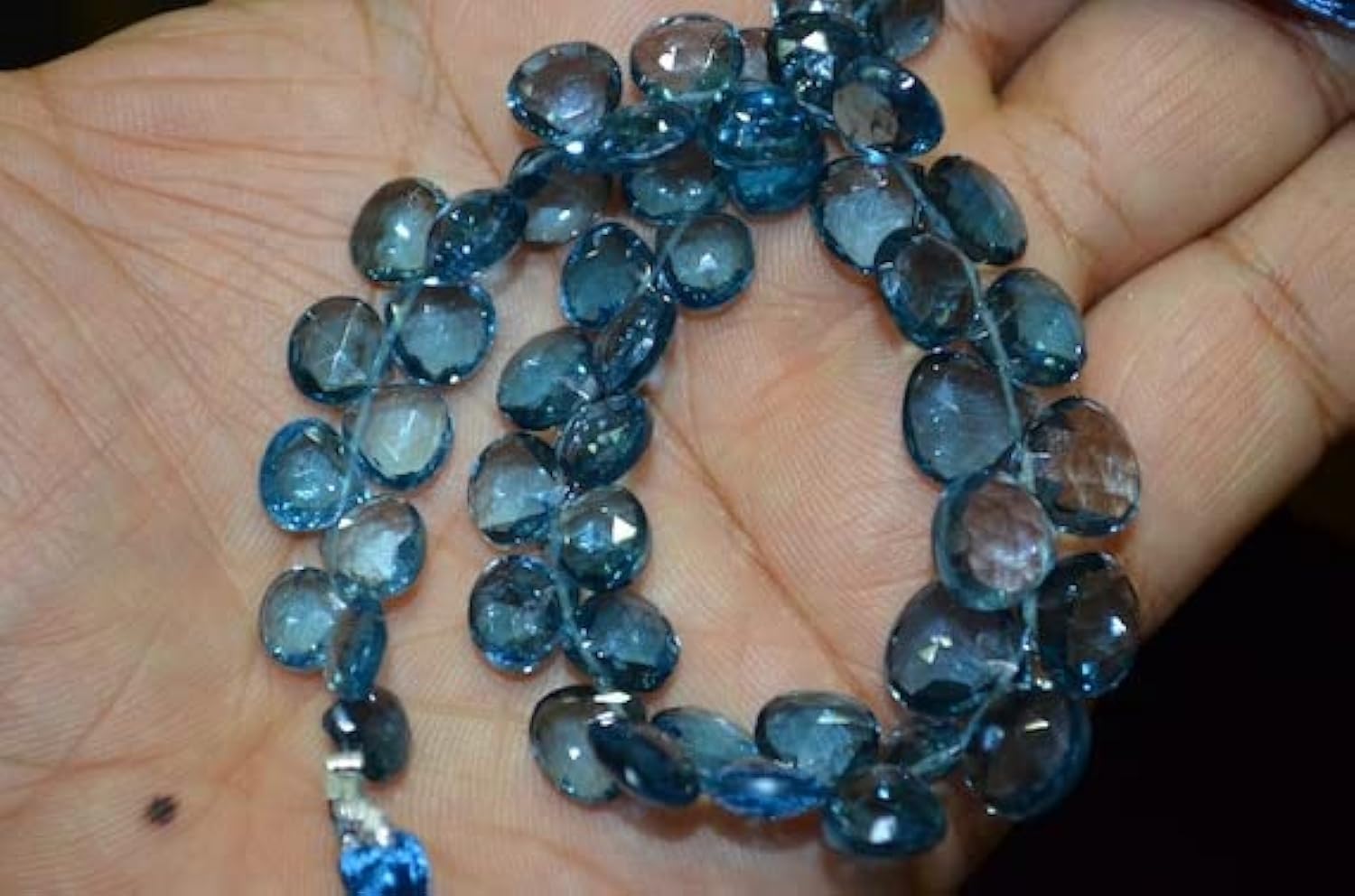 London Blue Topaze en cœur pour créer vos bijoux d'été et colliers bohèmes