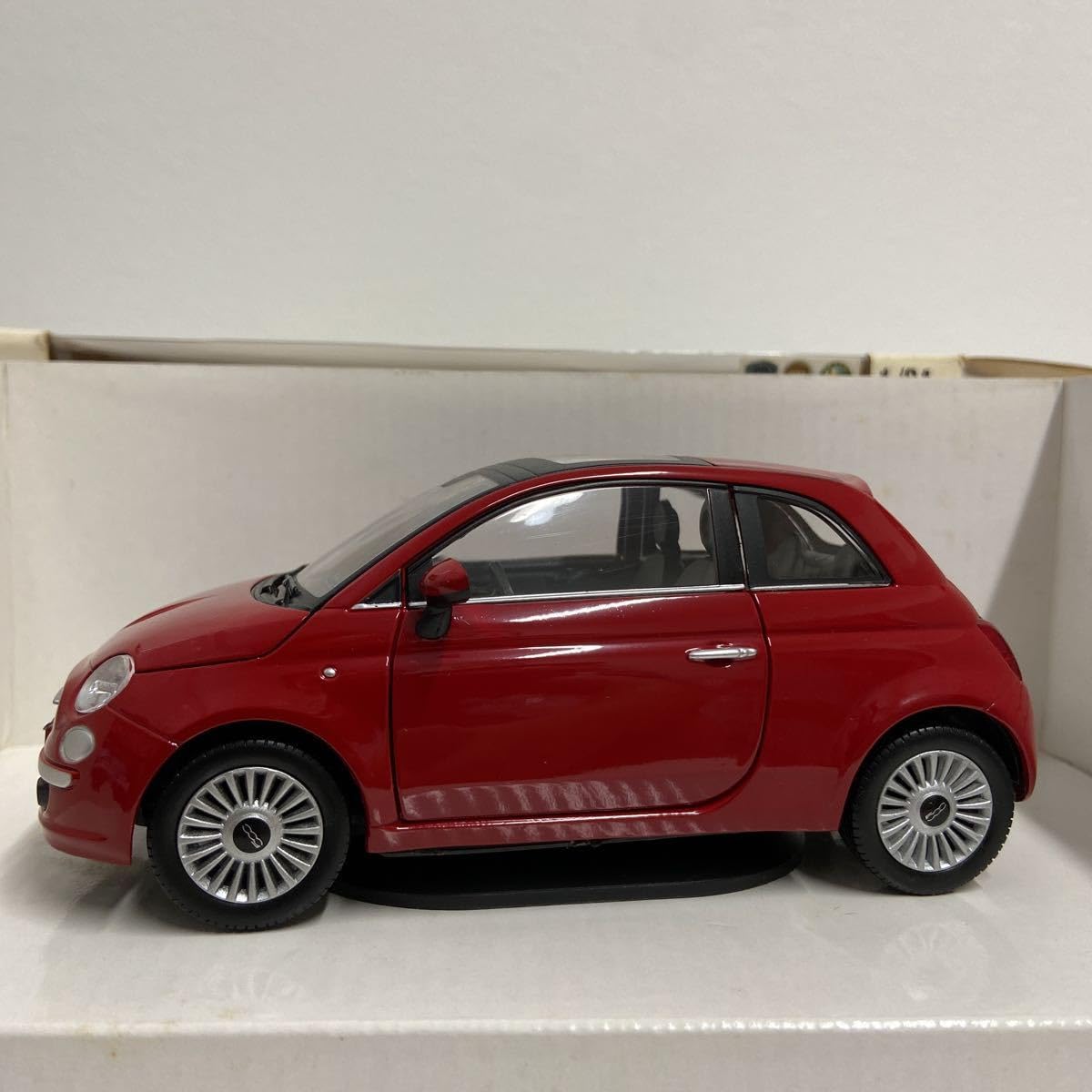 1/18 MONDO MOTORS製モデルカー　フィアット500 Amazon | FIAT ディーラー特注 MONDO MOTORS 1/18 Nuova FIAT500 White