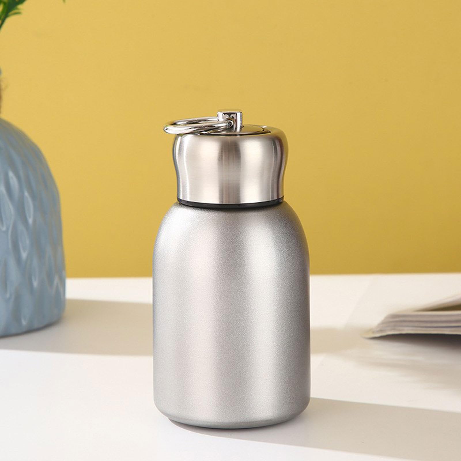 Mini botella térmica de acero inoxidable, pequeña botella de agua aislada al vacío, portátil, a prueba de fugas, vaso deportivo para bebidas calientes y frías (plateado)