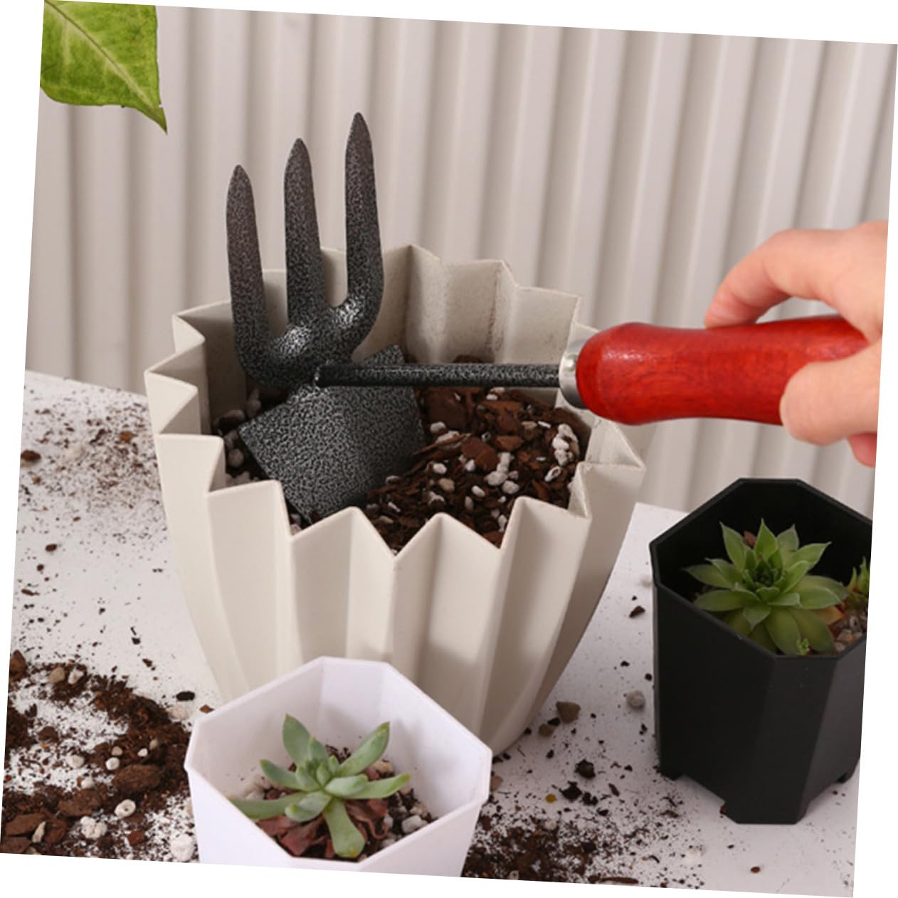 Toyvian Kit Outils de Jardinage Pelle et Râteau Ergonomiques Léger en Acier Inoxydable et Entretien Facile pour Jardin Extérieur, pour Débutants
