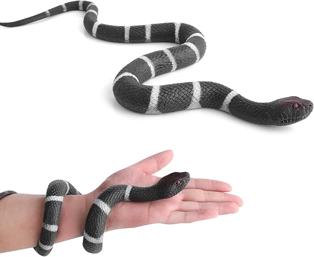 cobee Rubber Elastic Snake Figures, Realistic Reptile Animal Figurine Fake Snakes Toy Rubber Snake Props Snake Figure to Keep Birds Away Snakes Python Model Garden Props (B)