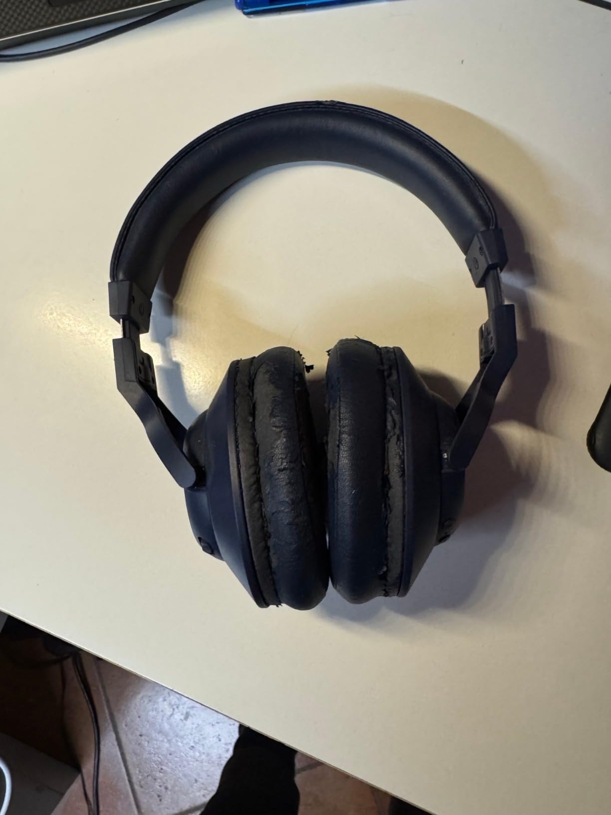 Celly, Cuffie Bluetooth Over-Ear Pantone, con Padiglioni Imbottiti e Archetto Imbottito Regolabile per il Massimo Comfort, Autonomia 8 h, Porta Type-C e Jack 3.5mm, con Controllo da Remoto, Fucsia
