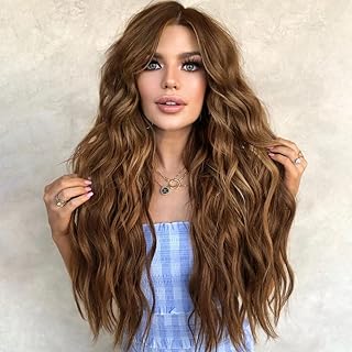 باروكة شعر صناعي للنساء بشعر طويل بني مموج بفرق من المنتصف مناسبة للاستخدام اليومي من ايسي كوينز