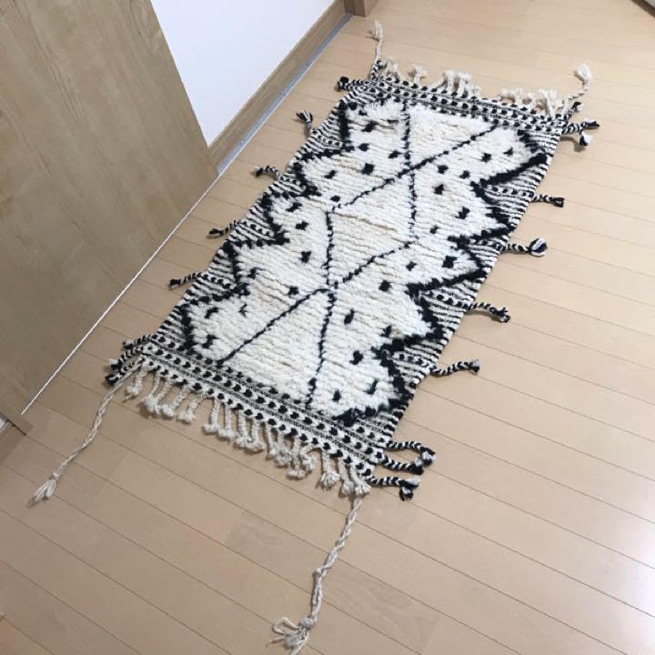 モロッコベニワレン 手織りベニワレン(ベニアワレン) 約112×64cm モロッコベニワレン 手織りベニワレン(ベニアワレン) 約112×64cm