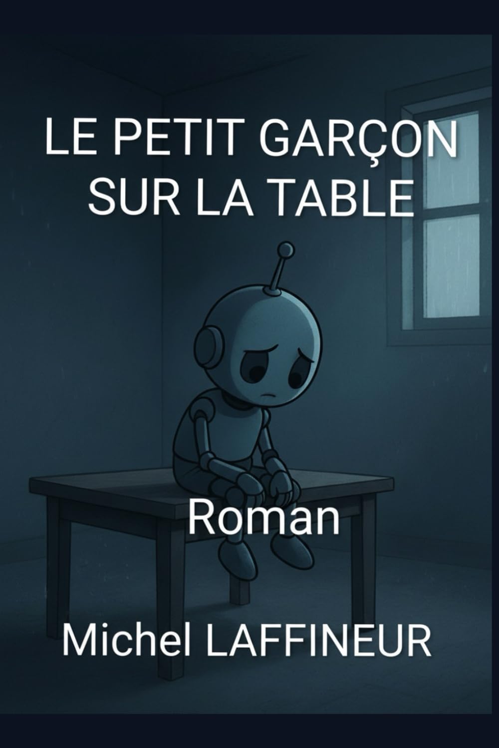 Le petit garçon sur la table