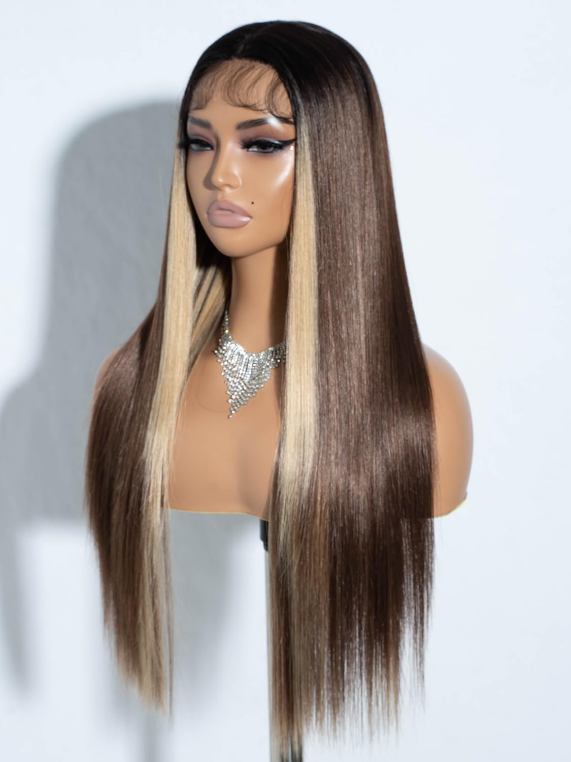 Joedir Synthetic Lace Front Wig,Long Straight Lace Front Wigs T-Part lace Wigs for Women Pre-plucked with Natural Hairline 28 inch Middle Part Glueless Straight Hair Highlights Blonde - Image 3