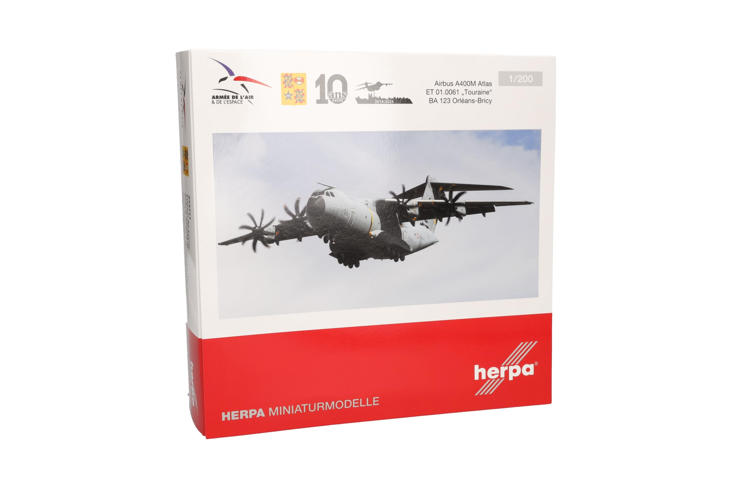 Herpa Modellflugzeug French Air Force - Escadron de Transport 1/61 Touraine – BA 123, Orléans-Bricy 10 Years of A400M, Miniatur im Maßstab 1:200, Sammlerstück, Flugzeug Modell mit Standfuß, Metall